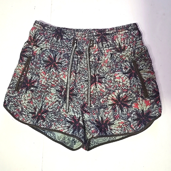 Sea Floral Paisley Print Womens Shorts Size 4 - Picture 1 of 12